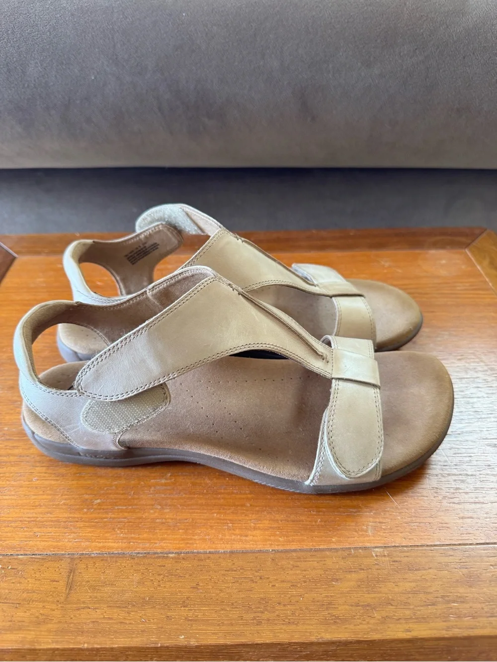 Like new, Taos The Show, size 10 in “stone.”  Worn once.  $155 new